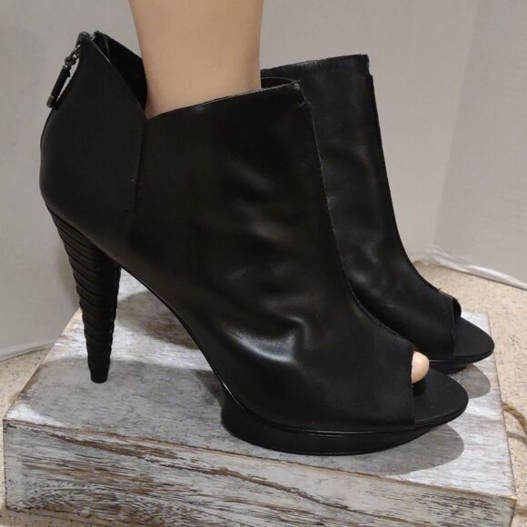 👍  B Makowsky Funky Vintage Leather Heels Dancer S&M 5" Heel  Size 10 M  A11 - Picture 1 of 8